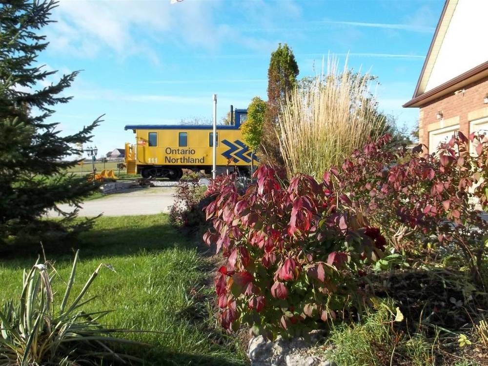 Clearview Station & Caboose B&B Creemore ภายนอก รูปภาพ